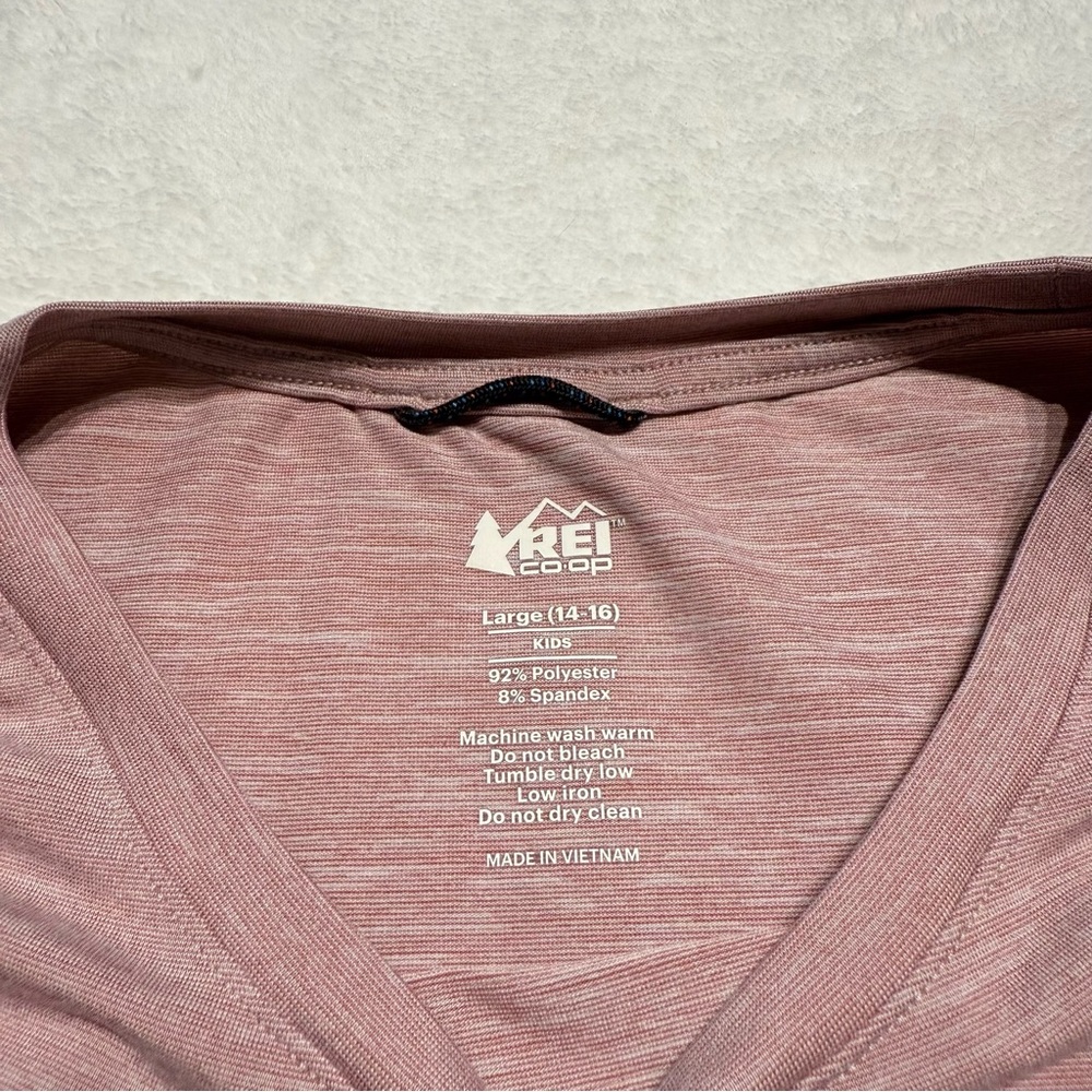 REI Sahara Shade T-Shirt Kids' Large 14-16 Mauve T-Shirt - Picture 2 of 5